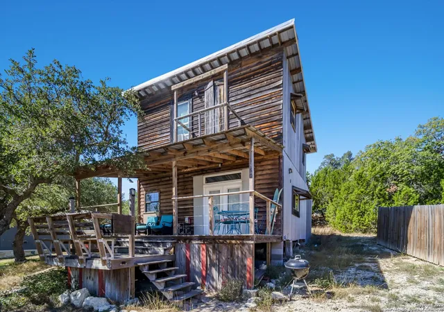 Photo 3 of Single family home for sale at 1480 Lavaca, Canyon Lake, TX 78133 | MLS# 1920494 | Listing updated on 2025-12-16