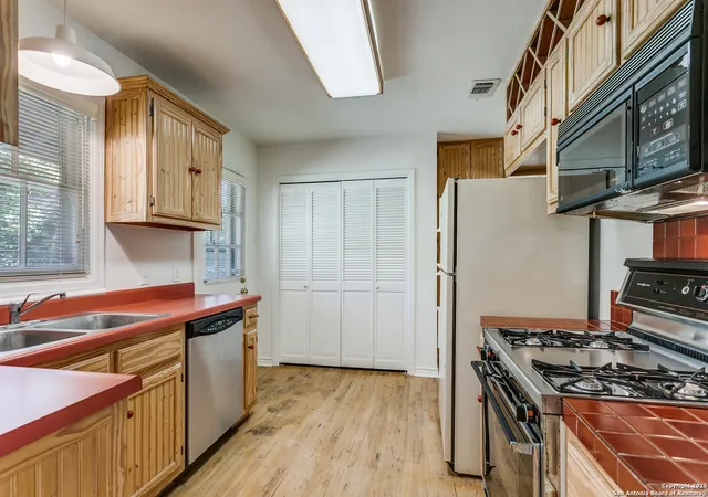 Photo 4 of Single family home for sale at 239 Brees, San Antonio, TX 78209 | MLS# 1920495 | Listing updated on 2026-03-03