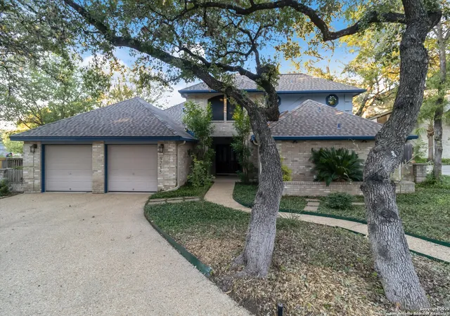 Photo 2 of Sale Pending at 9235 Bent Elm Crk, San Antonio, TX 78230 | MLS# 1920535 | Listing updated on 2025-12-13