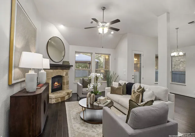 Photo 3 of Single family home for sale at 111 Cimarron, Boerne, TX 78006 | MLS# 1920545 | Listing updated on 2026-02-10
