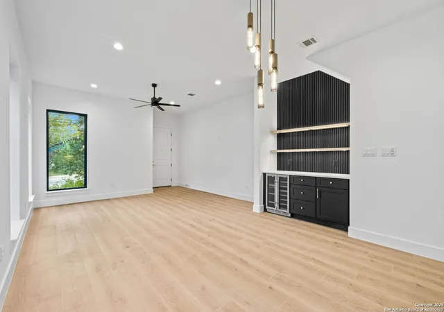 Photo 3 of Sale Pending at 115 Dowdy, San Antonio, TX 78204 | MLS# 1920580 | Listing updated on 2025-12-03