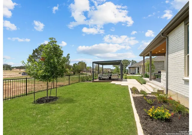 Photo 3 of Single family home for sale at 613 Dayflower Ln, Cibolo, TX 78108 | MLS# 1920597 | Listing updated on 2026-03-10