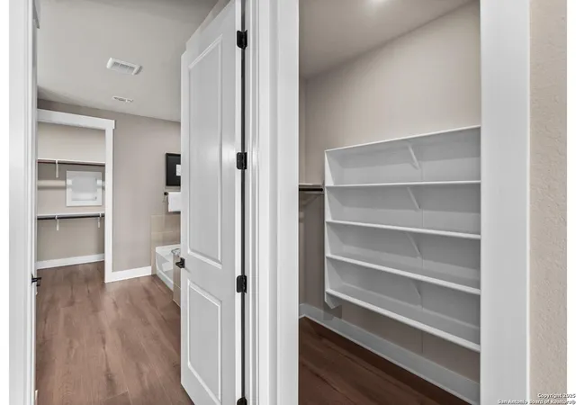 Photo 4 of Single family home for sale at 613 Dayflower Ln, Cibolo, TX 78108 | MLS# 1920597 | Listing updated on 2026-03-10