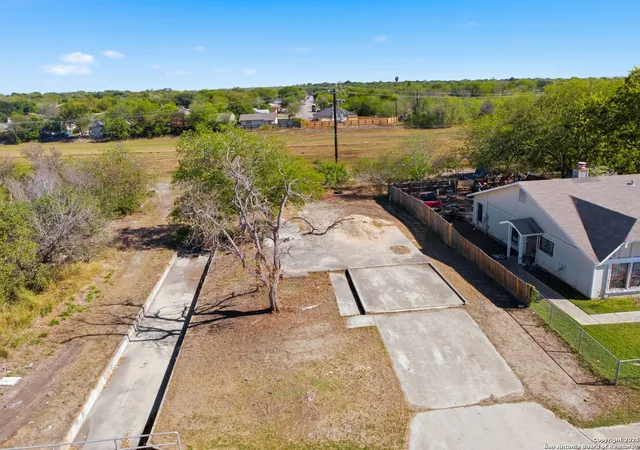 4th image of 8802 Catalina Bay Dr, San Antonio, TX 78242 | MLS# 1920653