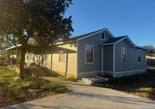 2nd image of 620 Viewpoint, Poteet, TX 78065 | MLS# 1920672
