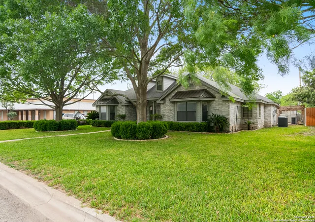 3rd image of 109 Weeping Willow, Uvalde, TX 78801 | MLS# 1920686