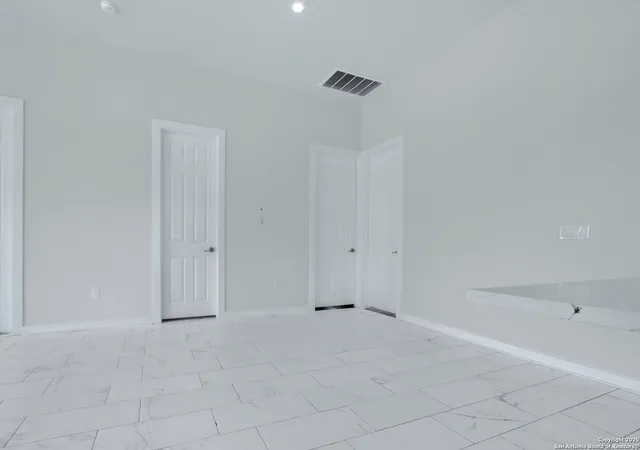 Photo 4 of Sale Pending at 502 Sherman, San Antonio, TX 78202 | MLS# 1920705 | Listing updated on 2026-03-19