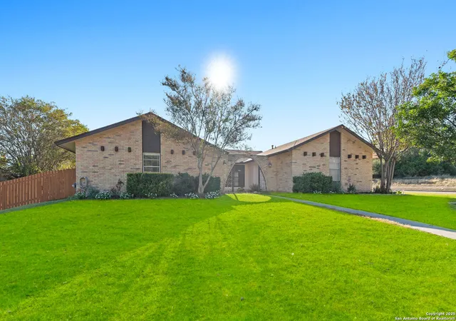 Photo 4 of Sale Pending at 13635 Oak Breeze, Universal City, TX 78148 | MLS# 1920711 | Listing updated on 2025-11-16