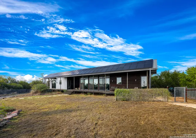 Photo 2 of House for sale at 514 County Road 669, Devine, TX 78016 | MLS# 1920733 | Listing updated on 2026-04-22