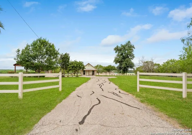 Homes for sale in St. Hedwig, TX | 14830 Fm 1346, St. Hedwig, TX 78152 | MLS# 1920741