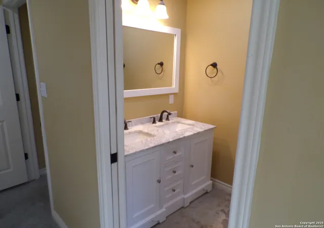 Photo 3 of Single family home for sale at 705 W Cargile, Uvalde, TX 78801 | MLS# 1920754 | Listing updated on 2025-11-05