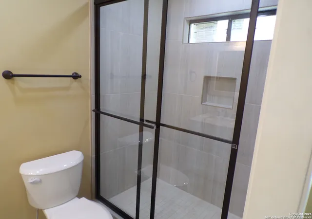 Photo 4 of Single family home for sale at 705 W Cargile, Uvalde, TX 78801 | MLS# 1920754 | Listing updated on 2025-11-05