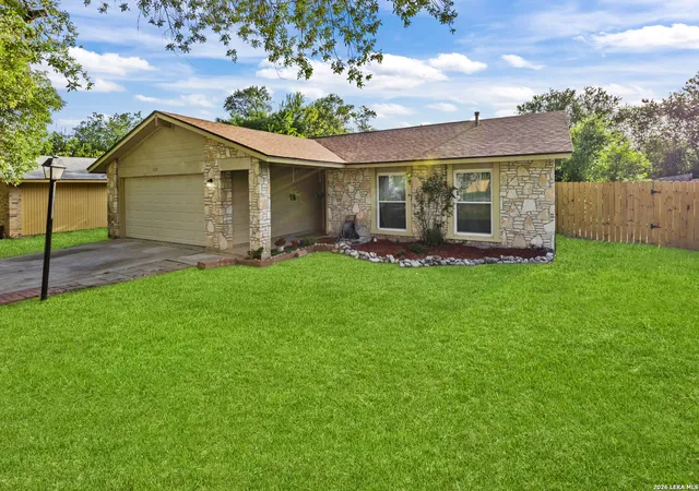 2nd image of 923 Saddlebrook Dr, San Antonio, TX 78245 | MLS# 1920777