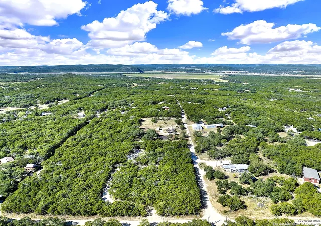 4th image of 848 Avenue J, Lakehills, TX 78063 | MLS# 1920812