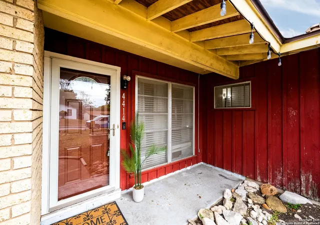 Photo 2 of Sale Pending at 4414 Hollyridge, San Antonio, TX 78228 | MLS# 1920856 | Listing updated on 2026-02-14
