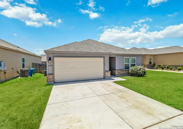 Photo 3 of Sale Pending at 2126 Fishing Trl, San Antonio, TX 78224 | MLS# 1920868 | Listing updated on 2025-12-18