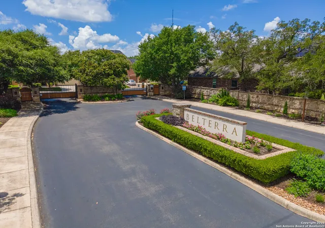 Photo 4 of Sale Pending at 2506 Cielo Trce, San Antonio, TX 78261 | MLS# 1920920 | Listing updated on 2025-12-20