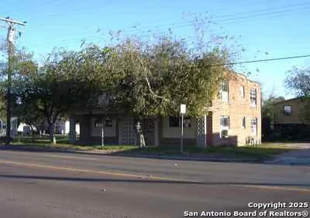 1st image of 704 N Washington, Beeville, TX 78102 | MLS# 1920938