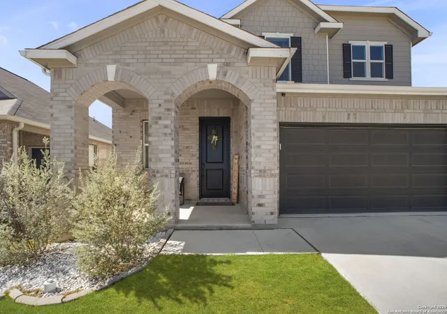 Photo 4 of Sale Pending at 400 Sambar Bay, Boerne, TX 78006 | MLS# 1920941 | Listing updated on 2025-11-28
