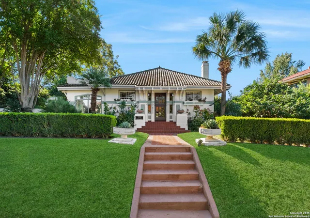 2nd image of 308 W Summit Ave, San Antonio, TX 78212 | MLS# 1920951