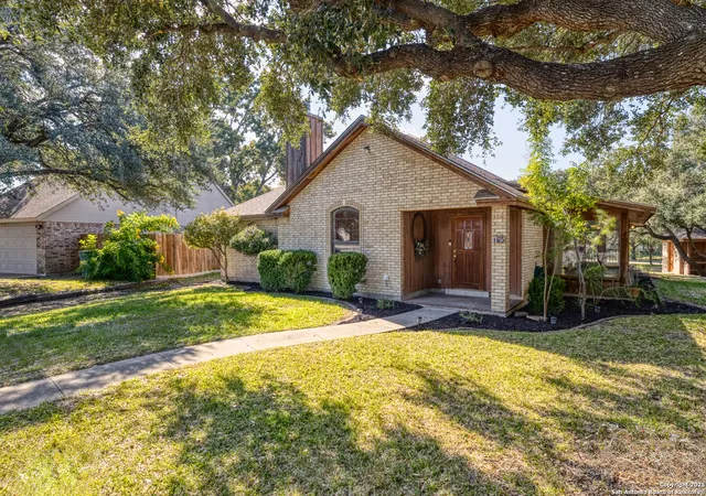 1st image of 165 Cottonwood Pave, Uvalde, TX 78801 | MLS# 1920977