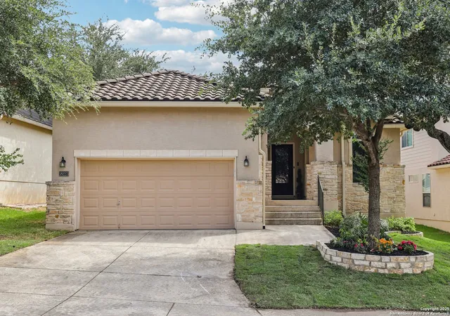 Photo 2 of Sale Pending at 18223 Muir Glen Dr, San Antonio, TX 78257 | MLS# 1920988 | Listing updated on 2025-11-18
