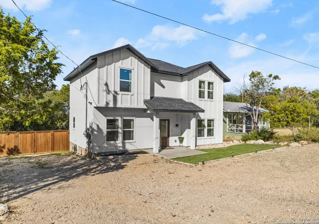 Photo 1 of Single family home for sale at 246 Wild Oak Dr, Canyon Lake, TX 78133 | MLS# 1921003 | Listing updated on 2026-06-08