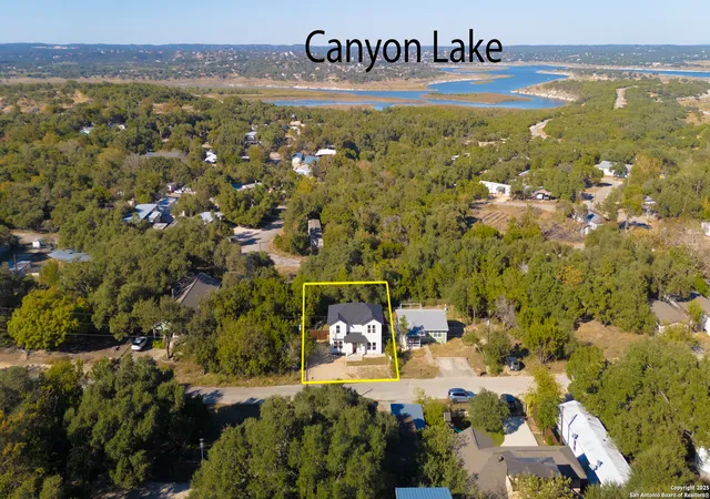 Photo 3 of Single family home for sale at 246 Wild Oak Dr, Canyon Lake, TX 78133 | MLS# 1921003 | Listing updated on 2026-06-08