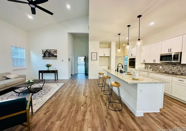 Photo 3 of Single family home for sale at 1064 Overbrook, Spring Branch, TX 78070 | MLS# 1921037 | Listing updated on 2025-11-17
