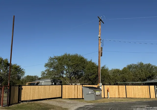 Photo 3 of Manufactured home for sale at 10704 Palo, Atascosa, TX 78002 | MLS# 1921064 | Listing updated on 2025-11-17