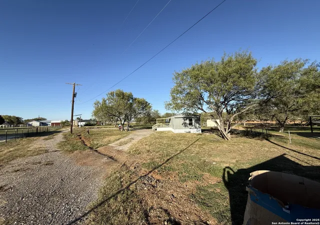 Photo 4 of Manufactured home for sale at 10704 Palo, Atascosa, TX 78002 | MLS# 1921064 | Listing updated on 2025-11-17