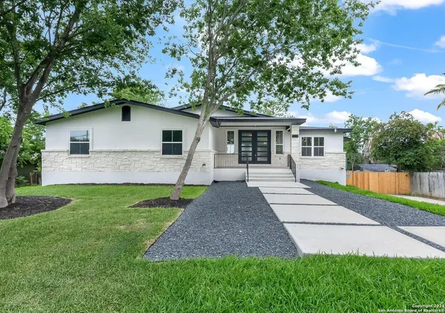 3rd image of 630 E Sunshine Dr, San Antonio, TX 78228 | MLS# 1921102