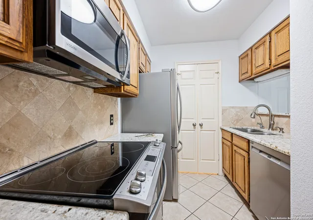 Photo 3 of Condo for sale at 13130 Blanco Rd #UNIT 1103, San Antonio, TX 78216 | MLS# 1921116 | Listing updated on 2025-11-17