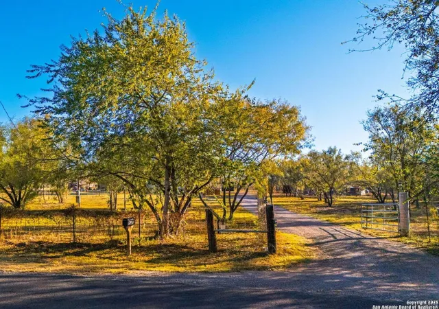 5th image of 11922 Jolly, Adkins, TX 78101 | MLS# 1921119