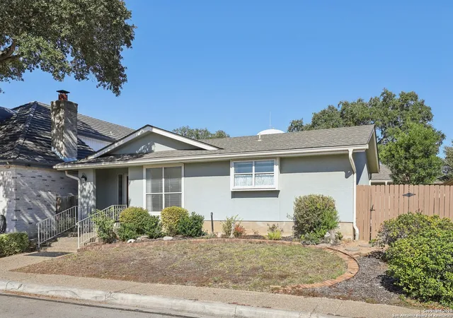 Photo 2 of Manufactured home for sale at 6107 Crescent Fls, Windcrest, TX 78239 | MLS# 1921149 | Listing updated on 2025-11-16