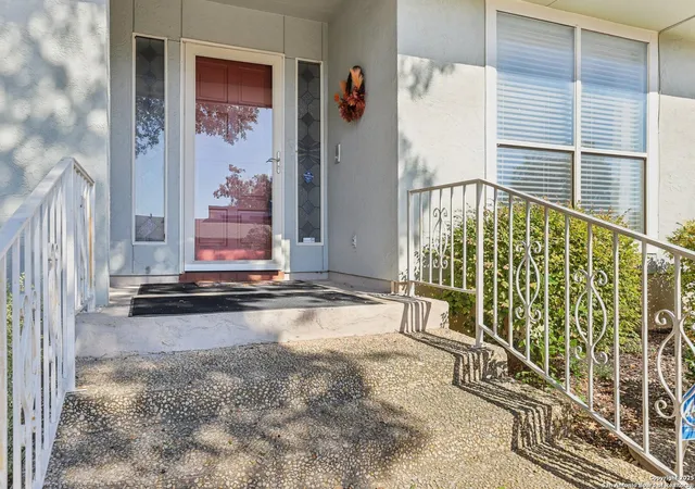 Photo 3 of Manufactured home for sale at 6107 Crescent Fls, Windcrest, TX 78239 | MLS# 1921149 | Listing updated on 2025-11-16