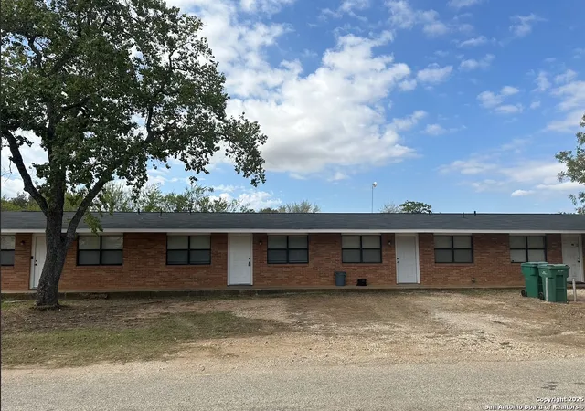 15th image of 212 Simmons, Jourdanton, TX 78026 | MLS# 1921152