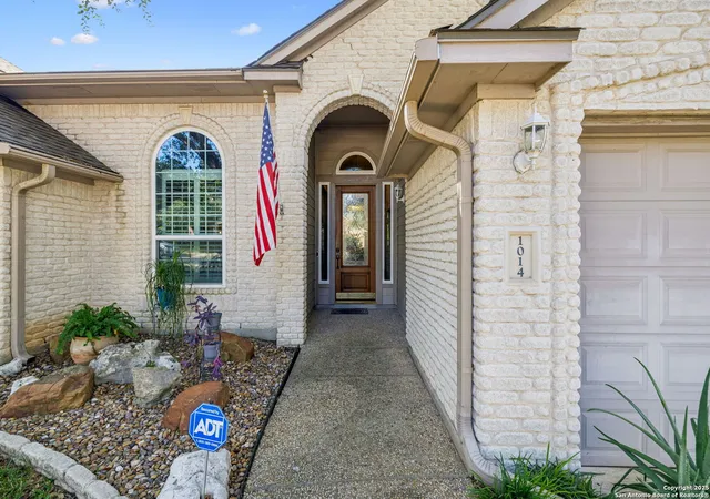 Photo 3 of Sale Pending at 1014 Crystal, San Antonio, TX 78258 | MLS# 1921154 | Listing updated on 2025-11-25