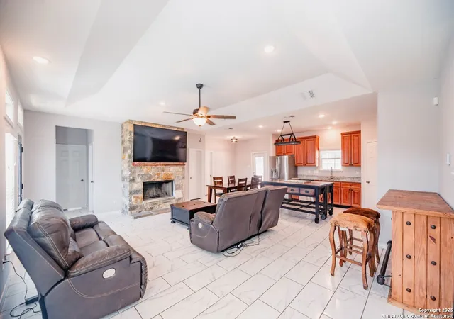 Photo 3 of Single family home for sale at 176 Brooklynn, Canyon Lake, TX 78133 | MLS# 1921194 | Listing updated on 2026-04-09