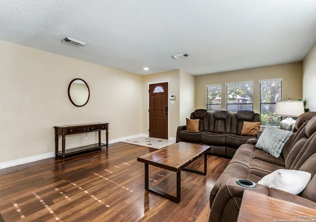 Photo 4 of Sale Pending at 5827 Spring Pebble, San Antonio, TX 78247 | MLS# 1921224 | Listing updated on 2025-11-24