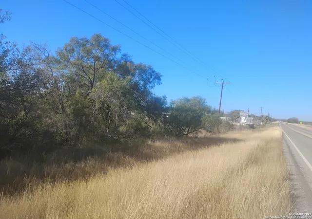 5th image of 10091 Us Hwy 83, Uvalde, TX 78801 | MLS# 1921232