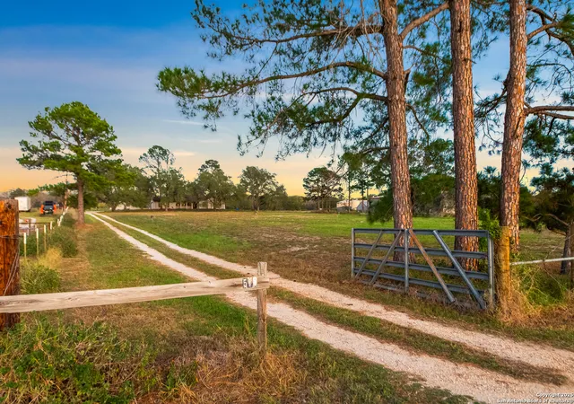 Photo 3 of Sale Pending at 510 Kelsey, San Antonio, TX 78223 | MLS# 1921250 | Listing updated on 2025-12-10