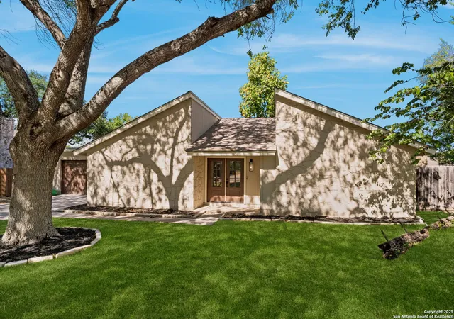 Photo 4 of Sale Pending at 13907 Briarmeadow St, San Antonio, TX 78217 | MLS# 1921266 | Listing updated on 2025-11-25