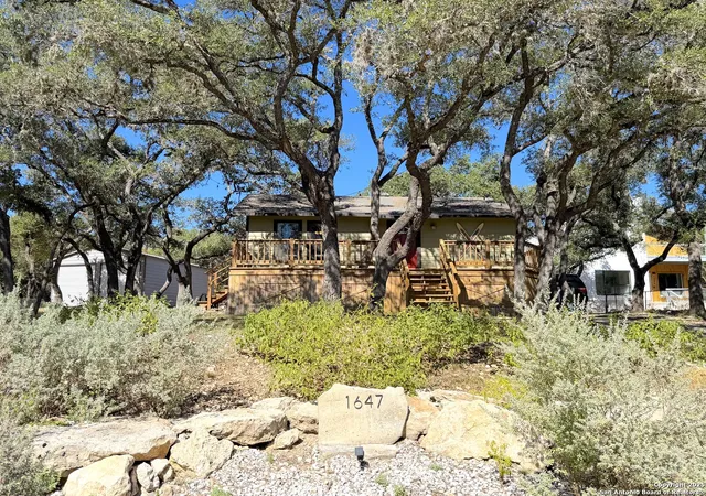 Photo 2 of Sale Pending at 1647 Westview Ct, Canyon Lake, TX 78133 | MLS# 1921292 | Listing updated on 2025-12-17