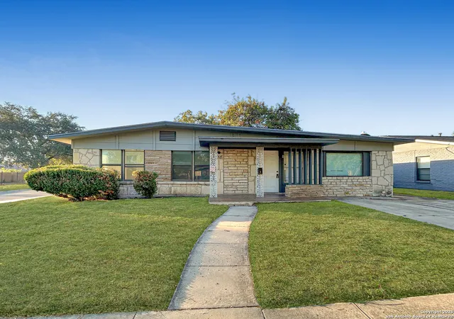 Photo 1 of Sale Pending at 546 Creath, San Antonio, TX 78221 | MLS# 1921298 | Listing updated on 2026-05-01