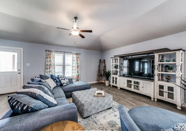 Photo 4 of Single family home for sale at 6826 Diamond, San Antonio, TX 78242 | MLS# 1921363 | Listing updated on 2026-01-18