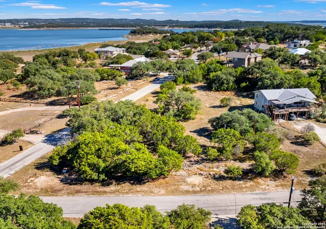 3rd image of 826 Lake Island, Canyon Lake, TX 78133 | MLS# 1921437