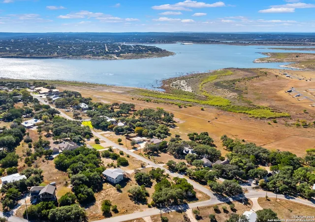 5th image of 826 Lake Island, Canyon Lake, TX 78133 | MLS# 1921437