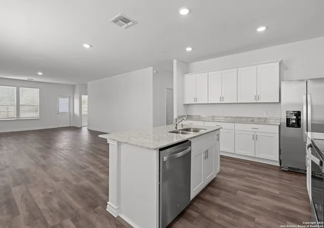Homes for sale in Seguin, TX | 4141 Bermuda Ln, Seguin, TX 78155 | MLS# 1921445