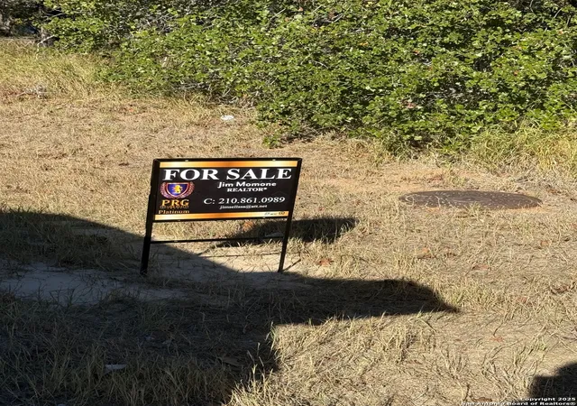 Photo 3 of Sale Pending at 23926 US 281 S, San Antonio, TX 78264 | MLS# 1921457 | Listing updated on 2025-11-22